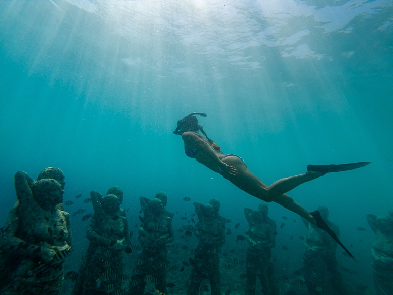 Underwater woman in bikini.